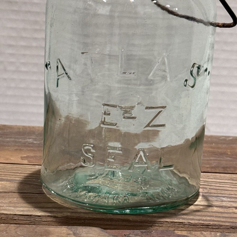Vintage Atlas E-Z Seal Blue Glass Canning Jar‎ w/o Lid Quart - Bubbles! - Picture 2 of 11